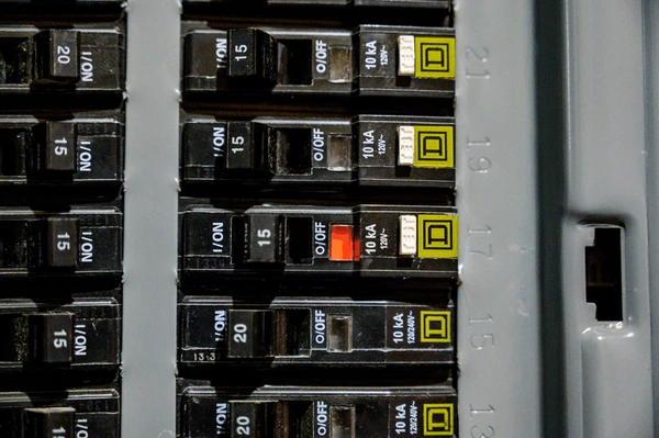 Sell Circuit breakers Lowa